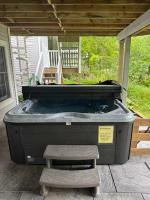 Large home on the Lake, Hot tub, Families, Groups - B&B Central Lake