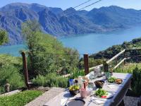EnjoyIseoLake - Oasi Azzurra - Cosy flat with a terrace and a great view over lake and mountains - Chambres d'hôtes Fonteno
