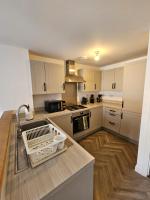 Northcrest Haven - 5 Bedroom Contractor and Family Accomodation - B&B Havant