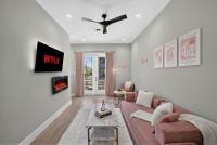 Pink Paradise Chic 2BD Townhouse - B&B Fort Worth