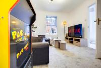Vibrant Spacious 3 Bed with Pac Man & Ping Pong near City Centre - Free Parking - B&B Manchester