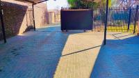 Ngraje Guest House Vanderbijlpark - B&B Vanderbijlpark