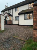 Detached Family & Pet Friendly House with hot tub - B&B Kidderminster