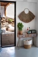 Villa Xýlo Tinos Private Pool & Sea View - B&B Kiónia
