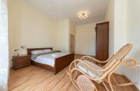 Двоповерхова пʼятикімнатна біля парку Шевченка! Вид на місто - B&B Kyiv