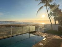 Front Beach Beautiful house with pool & AC - B&B Pochomil