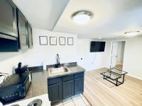 Serene Apartment by CityLux - 10 mins from Airport - B&B Chester