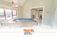 Deluxe 4 Bedroom New Build with Games Room & Private Garden By Travel Lets Holiday Homes Letterkenny - Bed and Breakfast Lubber