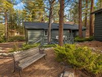 Dark Pine Retreat - Excellent setting compliments this charming Big Bear cabin! - Ferienwohnung Big Bear City