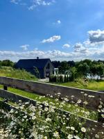 DOBRE 23j - Dom nad jeziorem, z basenem i linią brzegową - Bed and Breakfast Wrzeszczewo