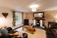 Cosy cottage - 10-minute walk to West Angle Bay - B&B Angle