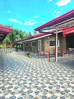 Jenessa's Executive Suite 90 sqm near Lanuza Surf Bay - B&B Cantilan