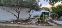 2Olives Entire Holiday House - B&B Cittavecchia
