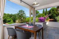 Holiday House - Old Olive - Ferienwohnung Porozina