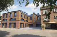 Stylish Central Chichester Flat Near Station - Bed and Breakfast Chichester