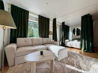 2BR Workers Apartment Near Volvo with Free Parking - Bed and Breakfast Gotenburg