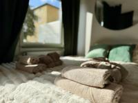 2BR Workers Apartment Near Volvo with Free Parking - Bed and Breakfast Gotenburg