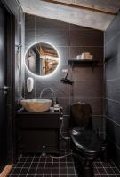 Beautiful lakeside panorama suite with own jacuzzi - B&B Kuusa