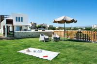 Lux Villa Nymphes Dioni, 30m from beach with Pool, BBQ and Play Area - Ferienwohnung Stavroménos