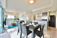 Solterrace Naha - 3min to Beach, 6Guests ,Free Parking, New 70sqm - B&B Naha