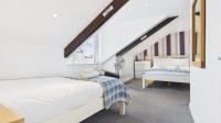 8 Coach House - Eaves Room - Tenby - Ferienwohnung Tenby
