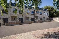 Veer Drive Residences - Sleeps 9 - Free Parking - B&B Harrow