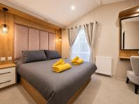 The Big Dune Lodge - Sleeps 8, Decking, Parking - B&B Camber