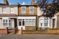 Elegant 4BR Retreat Heart of Leyton - B&B Londres