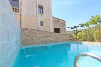 Can Rovira - Stunning Neoclassical Mansion, Just 20 min drive from Barcelona City Center, Ideal for groups and families - Chambres d'hôtes Alella