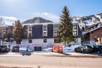 Chateau Dumont Unit 10, Centrally Located Condo, 1 Block from the Gondola - B&B Aspen