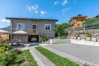 Casa Tramonti: Mountain-View with Terrace Dining - Happy Rentals - Bed and Breakfast Gemonio