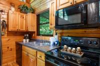 Sevierville log cabin Hot tub, Fireplace, Pool Table - B&B Sevierville