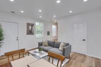 Pittsburgh, Millvale Stylish & Modern 2BD with Parking - B&B Millvale