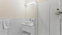 Spacious 3-Bed Waterfront Apartment - B&B Auckland