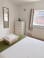 The Grove House - Located Near City Centre - Ferienwohnung Stoke-on-Trent