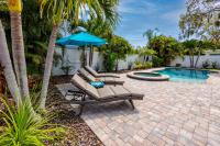 NEW! Palm Harbor Hideaway - Beautiful, Spacious 4BR Home with Amazing Pool - Bed and Breakfast Palm Harbor
