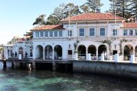 Quiet Little Manly 1 bed - 3min walk Harbour & Beaches w Level Access - B&B Sydney