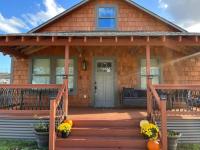 The Breakaway Cottage w Steam Room and Loft - Chambres d'hôtes Virginia Beach