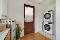 Family-Friendly 3-Bedroom House Near LEGOLAND, Lalandia & Billund Airport - Chambres d'hôtes Billund