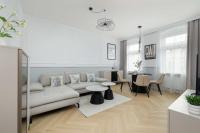 Stylish Apartment with Parking Close to the City Centre by Noclegi Renters - Chambres d'hôtes Szczecin