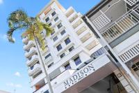 Stunning Coastal 3 Bedroom Apartment in Cairns CBD - B&B Cairns