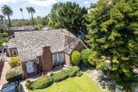 100-year-old Cozy Brick Cottage - B&B Long Beach