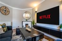 Elegant Moor Park Home with Golf Club & London City Center Access - Bed and Breakfast Croxley Green