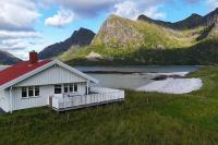 Flakstad Seaside Farmhouse - B&B Vareid