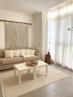1 bedroom renovated duplex w safety room - Chambres d'hôtes Tel-Aviv