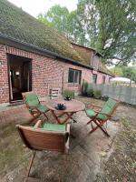 Gemütliche Ferienwohnung auf dem Lohof mit schattiger Terrasse - Chambres d'hôtes Schneverdingen