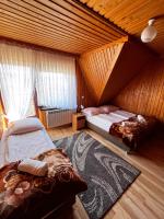Dreibettzimmer mit Balkon