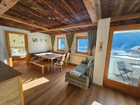 Four-Bedroom Apartment with Balcony 