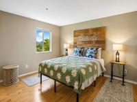 Stylish Apartment w Private Deck & River View - B&B Nashville