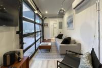 The Hideaway on Tacketts - Shipping Container - B&B Hurricane